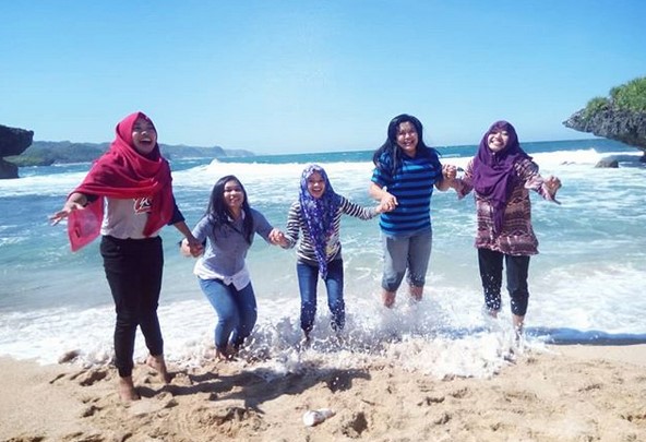 6 Hal Mengapa Pantai Krakal Jogja Sampai Saat ini Masih Sangat Esoktis Bagi Para Wisatawan 1 6 Hal Mengapa Pantai Krakal Jogja Sampai Saat ini Masih Sangat Esoktis Bagi Para Wisatawan 1