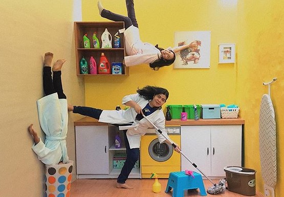 Serunya Berfoto Terbalik di Upside Down World Bandung 6