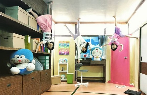 Serunya Berfoto Terbalik di Upside Down World Bandung 7