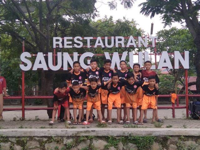 Saung Wulan Asik Buat Makan Bareng Keluarga 8