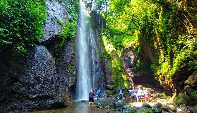 6 Referensi Wisata Air Terjun Daerah Jawa Barat Yang Sungguh Menawan Hati, Patut Untuk Dikunjungi! 3