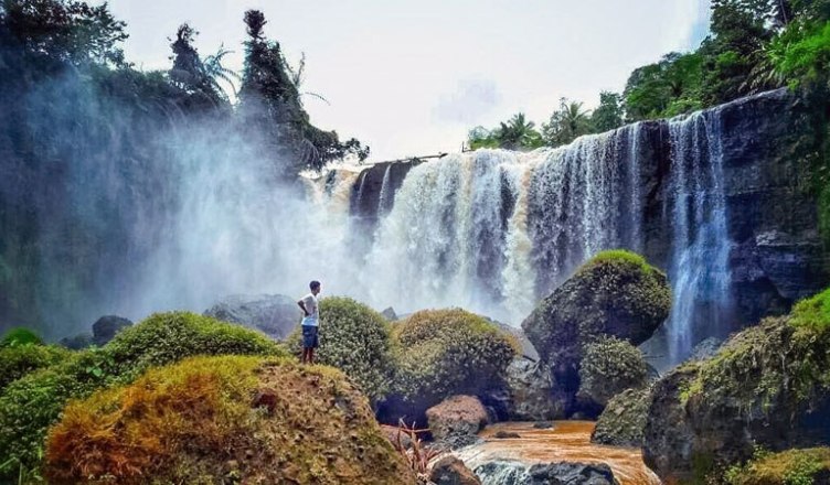 6 Rekomendasi Wisata Air Terjun Cantik di Cianjur Yang Cantik dan Mempesona Ini Lagi Hits 6