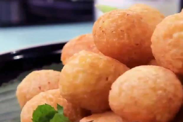 10 Rekomendasi Makanan Khas Daerah Garut Yang Lezat Ini Cocok Banget Buat Dijadikan Oleh Oleh 3 10 Rekomendasi Makanan Khas Daerah Garut Yang Lezat Ini Cocok Banget Buat Dijadikan Oleh Oleh 3