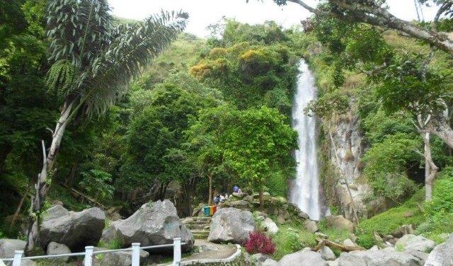 6 Daftar Pilihan Wisata Air Terjun di Sekitar Danau Toba Yang Pesonanya Sudah Mendunia 2 6 Daftar Pilihan Wisata Air Terjun di Sekitar Danau Toba Yang Pesonanya Sudah Mendunia 2