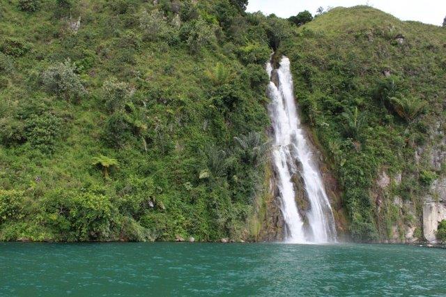 6 Daftar Pilihan Wisata Air Terjun di Sekitar Danau Toba Yang Pesonanya Sudah Mendunia 1 6 Daftar Pilihan Wisata Air Terjun di Sekitar Danau Toba Yang Pesonanya Sudah Mendunia 1