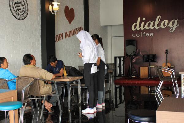 Cari Tempat Ngopi Terenak dan Nyaman Daerah Balikpapan? Cari Tahu 6 Daftar Pilihannya Disini 4 Cari Tempat Ngopi Terenak dan Nyaman Daerah Balikpapan? Cari Tahu 6 Daftar Pilihannya Disini 4