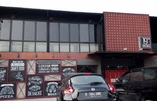 6 Daftar Pilihan Cafe Instagramable di Daerah Jakarta Barat, Bisa Bikin Insta Feedmu Makin Cantik 6 6 Daftar Pilihan Cafe Instagramable di Daerah Jakarta Barat, Bisa Bikin Insta Feedmu Makin Cantik 6