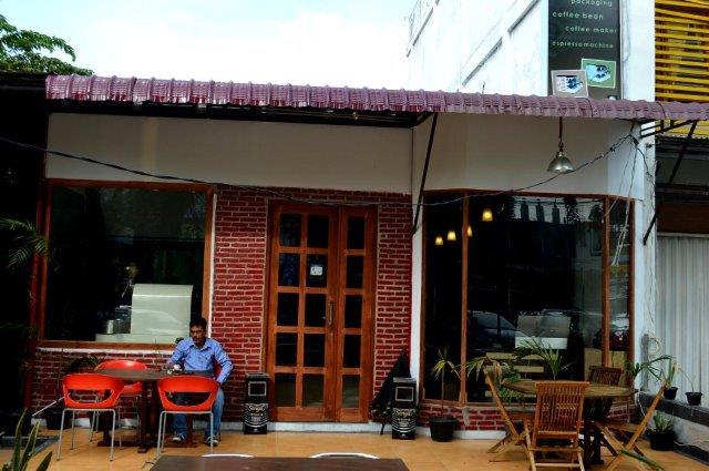 10 Rekomendasi Cafe Paling Asyik dan Hits di Daerah Banda Aceh, Ajak Sahabat Kesini Yuk! 1 10 Rekomendasi Cafe Paling Asyik dan Hits di Daerah Banda Aceh, Ajak Sahabat Kesini Yuk! 1