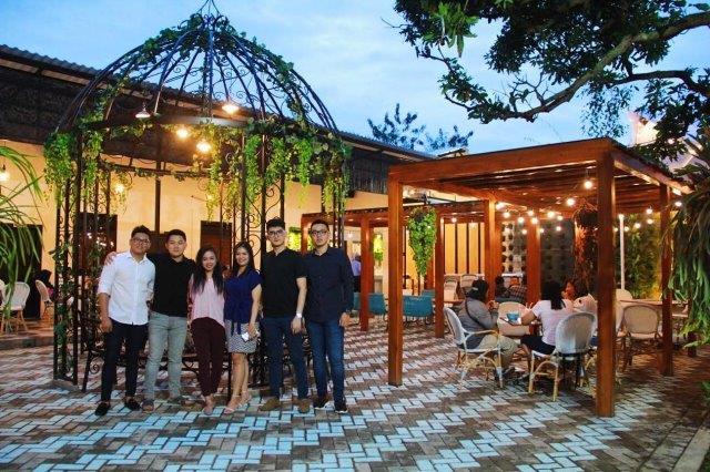 10 Daftar Pilihan Cafe Daerah Blitar Ini Paling Diburu, Hits dan Instagramable Abis 1 10 Daftar Pilihan Cafe Daerah Blitar Ini Paling Diburu, Hits dan Instagramable Abis 1