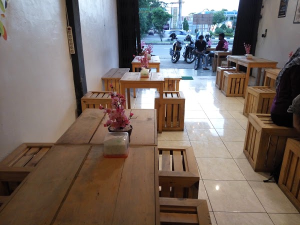 10 Rekomendasi Cafe Paling Asyik dan Hits di Daerah Banda Aceh, Ajak Sahabat Kesini Yuk! 10 10 Rekomendasi Cafe Paling Asyik dan Hits di Daerah Banda Aceh, Ajak Sahabat Kesini Yuk! 10