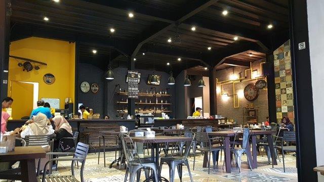 10 Daftar Pilihan Cafe Daerah Blitar Ini Paling Diburu, Hits dan Instagramable Abis 4 10 Daftar Pilihan Cafe Daerah Blitar Ini Paling Diburu, Hits dan Instagramable Abis 4