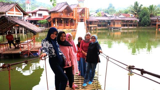 6 Daftar Pilihan Cafe Romantis Daerah Tasikmalaya, Cocok Untuk Mengajak Pasangan Ngedate Disini! 6 6 Daftar Pilihan Cafe Romantis Daerah Tasikmalaya, Cocok Untuk Mengajak Pasangan Ngedate Disini! 6