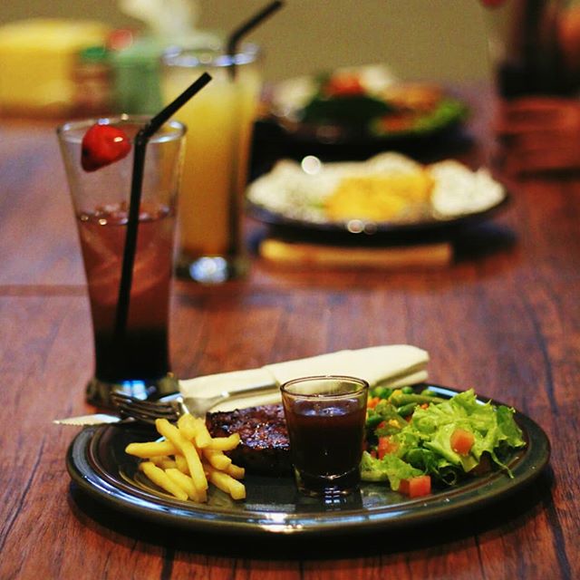 10 Rekomendasi Cafe di Daerah Pati Yang Sedang Viral dan Hits, Wajib Masuk Wishlistmu! 7 10 Rekomendasi Cafe di Daerah Pati Yang Sedang Viral dan Hits, Wajib Masuk Wishlistmu! 7