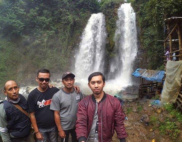 Menikmati Indahnya Alam Curug Cinulang Sambil Mendengarkan Musik Pop Khas Sunda 5 Menikmati Indahnya Alam Curug Cinulang Sambil Mendengarkan Musik Pop Khas Sunda 5