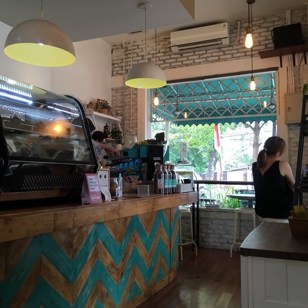 Kece Parah! 6 Referensi Cafe Paling Instagramable di Daerah Jakarta Timur Ini Wajib Kamu Kunjungi 4