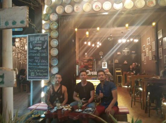 6 Daftar Pilihan Tempat Nongkrong di Daerah Jember Ini Hits dan Kekinian Banget! 2 6 Daftar Pilihan Tempat Nongkrong di Daerah Jember Ini Hits dan Kekinian Banget! 2