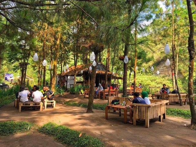 10 Spot Foto Keren dan Kekinian di Malang, Wajib Masuk Bucket Listmu! 7 10 Spot Foto Keren dan Kekinian di Malang, Wajib Masuk Bucket Listmu! 7