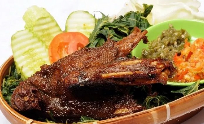 10 Daftar Pilihan Makanan Khas di Daerah Nganjuk, Semuanya Enak dan Lezat Banget Bikin Ketagihan 10 10 Daftar Pilihan Makanan Khas di Daerah Nganjuk, Semuanya Enak dan Lezat Banget Bikin Ketagihan 10