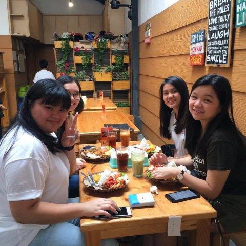 6 Daftar Pilihan Tempat Nongkrong Daerah Cianjur Ini Wajib Dikunjungi Karena Hits Banget 6 6 Daftar Pilihan Tempat Nongkrong Daerah Cianjur Ini Wajib Dikunjungi Karena Hits Banget 6