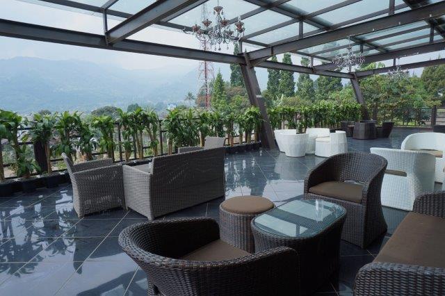 Ada Agenda Nongkrong Bareng Kerabat di Daerah Puncak? Mampir Ke 10 Rekomendasi Cafe Ini 9 Ada Agenda Nongkrong Bareng Kerabat di Daerah Puncak? Mampir Ke 10 Rekomendasi Cafe Ini 9