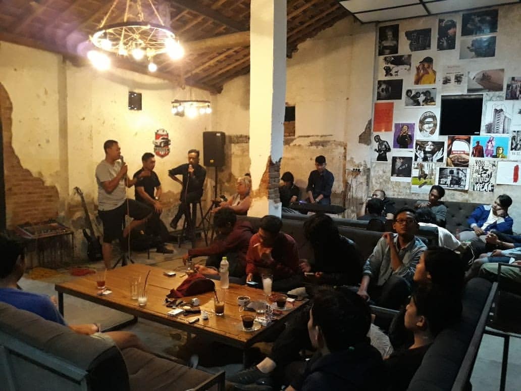 6 Rekomendasi Cafe Paling Nge-Hits di Daerah Kebumen Yang Cocok Untuk Ngumpul Bareng Temen 5