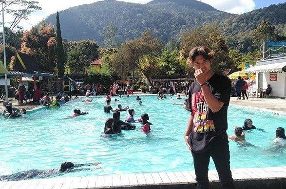 Pemandian Air Panas Ciwalini, Serunya Berenang di Sumber Alami 2 Pemandian Air Panas Ciwalini, Serunya Berenang di Sumber Alami 1