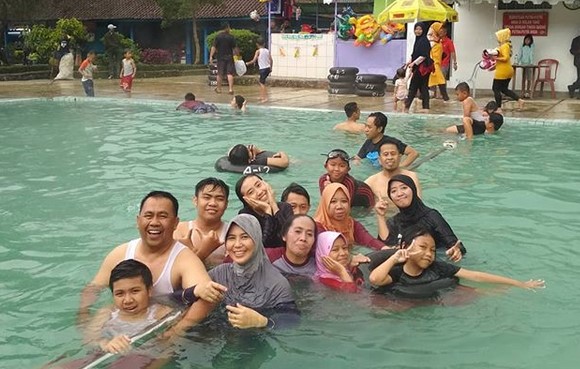 Pemandian Air Panas Ciwalini, Serunya Berenang di Sumber Alami 3 Pemandian Air Panas Ciwalini, Serunya Berenang di Sumber Alami 2