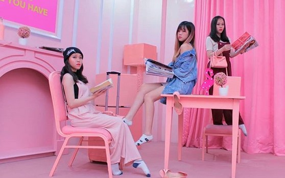 Ekspresikan Diri dengan Berpose di Spot Foto Keren This is Me Bandung! 2 Ekspresikan Diri dengan Berpose di Spot Foto Keren This is Me Bandung! 1