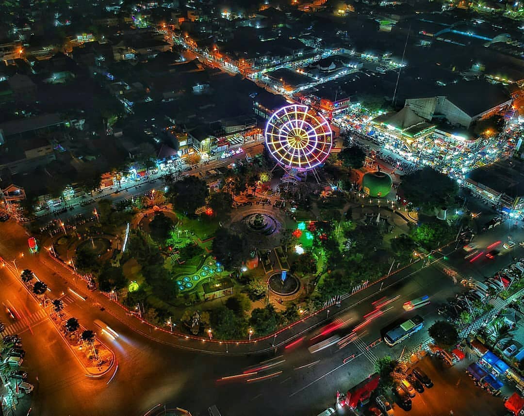 Alun Alun Batu, Bianglala di Buka Jam Berapa? 4