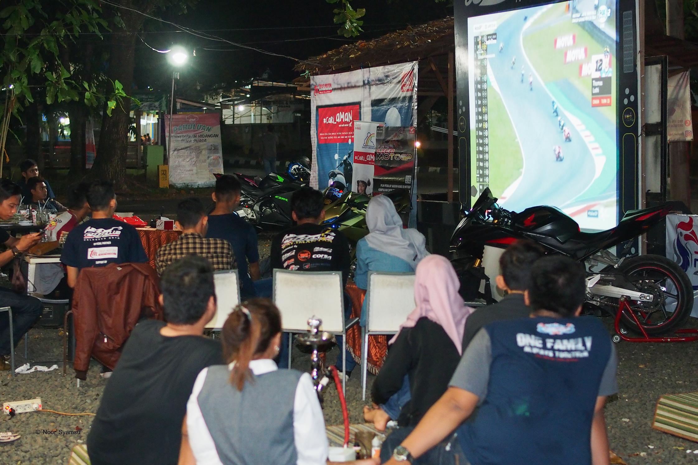 Kece! 10 Rekomendasi Cafe di Daerah Banjarbaru Ini Cocok Untuk Hangout Bareng Sahabatmu 7 Kece! 10 Rekomendasi Cafe di Daerah Banjarbaru Ini Cocok Untuk Hangout Bareng Sahabatmu 7