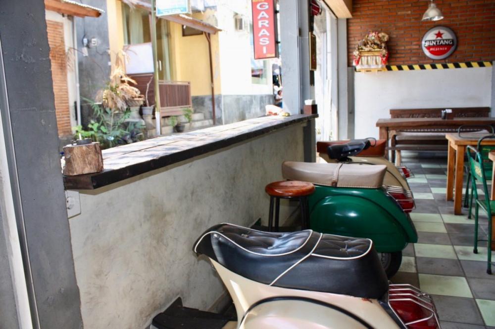 10 Rekomendasi Cafe di Daerah Ubud Ini Bisa Bikin Nongkrong Tambah Seru dan Lupa Waktu 2 10 Rekomendasi Cafe di Daerah Ubud Ini Bisa Bikin Nongkrong Tambah Seru dan Lupa Waktu 2