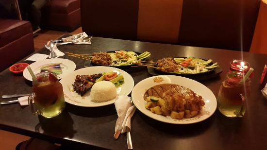 10 Daftar Pilihan Cafe Hits dan Instagenic di Daerah Bukittinggi, Photo Hunter Wajib Merapat! 3