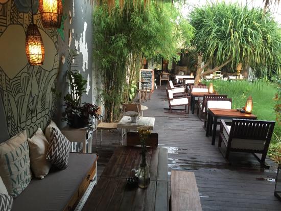 10 Rekomendasi Tempat Nongkrong Daerah Kuta Ini Lagi Nge-Hype dan Banyak Dikunjungi Wisatawan 10