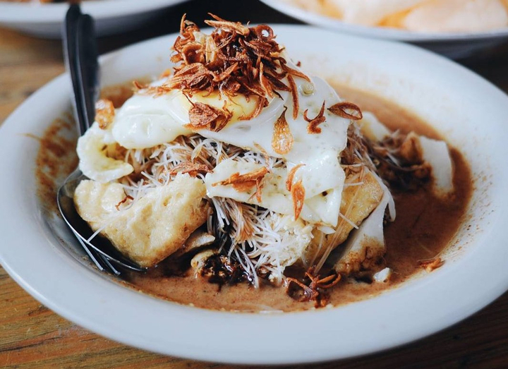 12 Rekomendasi Makanan Khas Jakarta Yang Super Duper Enak dan Bikin Nagih, Salah Satunya Kerak Telor 2 12 Rekomendasi Makanan Khas Jakarta Yang Super Duper Enak dan Bikin Nagih, Salah Satunya Kerak Telor 2