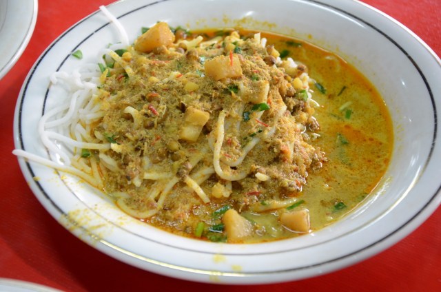 12 Rekomendasi Makanan Khas Jakarta Yang Super Duper Enak dan Bikin Nagih, Salah Satunya Kerak Telor 6 12 Rekomendasi Makanan Khas Jakarta Yang Super Duper Enak dan Bikin Nagih, Salah Satunya Kerak Telor 6