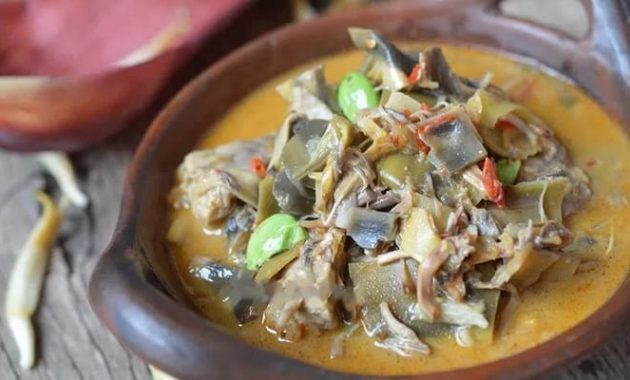 10 Rekomendasi Makanan Khas di Daerah Gorontalo Yang Enak dan Maknyus Ini Siap Menggetarkan Lidah 7 10 Rekomendasi Makanan Khas di Daerah Gorontalo Yang Enak dan Maknyus Ini Siap Menggetarkan Lidah 6