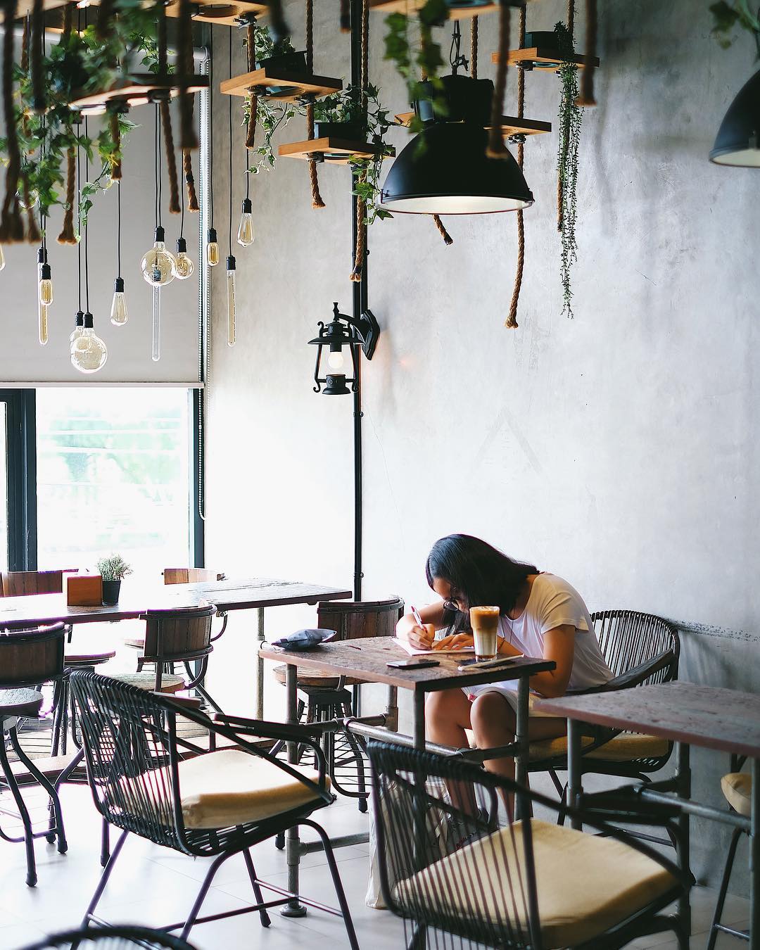 Kece Parah! 10 Daftar Pilihan Tempat Nongkrong Paling Hits Tapi Murah di Daerah Denpasar 3