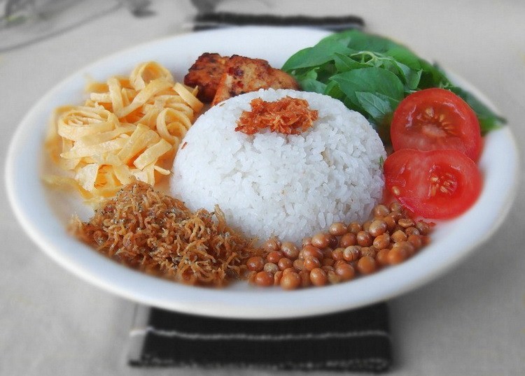 12 Rekomendasi Makanan Khas Jakarta Yang Super Duper Enak dan Bikin Nagih, Salah Satunya Kerak Telor 3 12 Rekomendasi Makanan Khas Jakarta Yang Super Duper Enak dan Bikin Nagih, Salah Satunya Kerak Telor 3