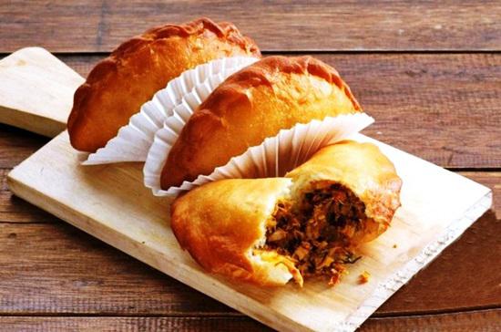 12 Rekomendasi Makanan Khas di Daerah Manado Yang Lezat Ini Bikin Ketagihan Meskipun Ekstrim 12