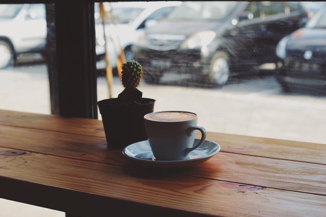 10 Daftar Pilihan Cafe Paling Oke Buat Hangout di Daerah Denpasar, Unik dan Instagramable Banget 6