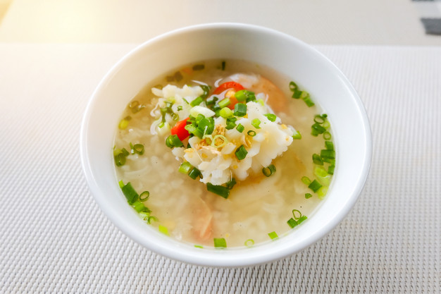 10 Rekomendasi Makanan Khas di Negara Thailand Yang Enak Gurih dan Ekstrim, Berani Coba? 8