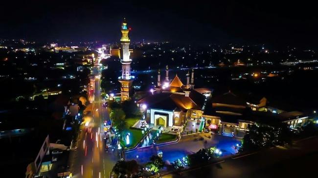6 Rekomendasi Tempat Wisata Malam Hari di Kota Cirebon Yang Seru dan Bikin Betah 6