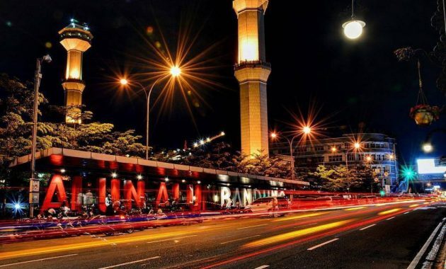 10 Referensi Destinasi Wisata Malam Hari Paling Ngehits di Daerah Bandung, Milenials Merapat! 7 10 Referensi Destinasi Wisata Malam Hari Paling Ngehits di Daerah Bandung, Milenials Merapat! 7