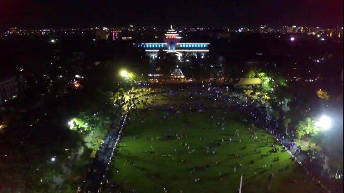 10 Referensi Destinasi Wisata Malam Hari Paling Ngehits di Daerah Bandung, Milenials Merapat! 2