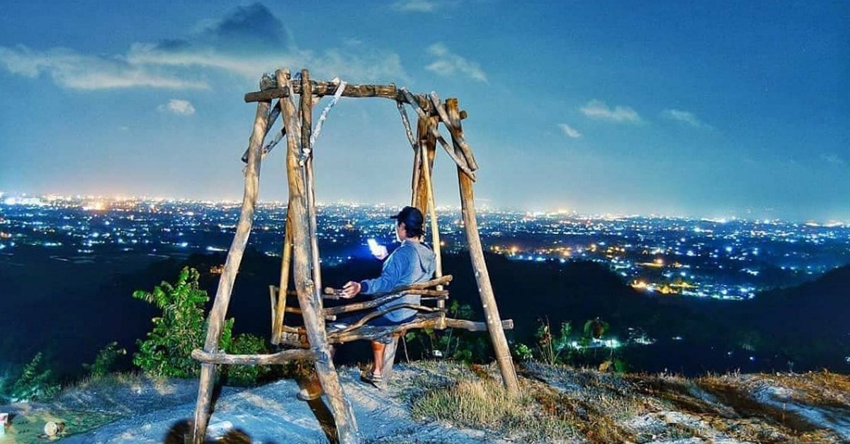 10 Rekomendasi Tempat Wisata Malam Paling Nge-Hype di Daerah Jogja Ini Wajib Untuk Kalian Kunjungi 10 10 Rekomendasi Tempat Wisata Malam Paling Nge-Hype di Daerah Jogja Ini Wajib Untuk Kalian Kunjungi 10