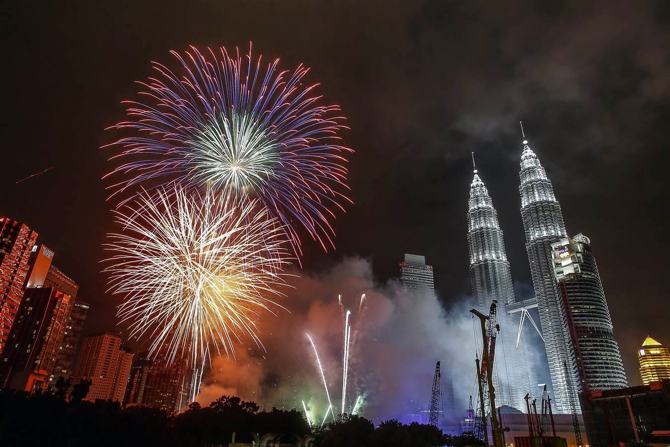 Ingin Merayakan Tahun Baru di Malaysia? Jangan Lewatkan 10 Tempat Favorit Ini 1