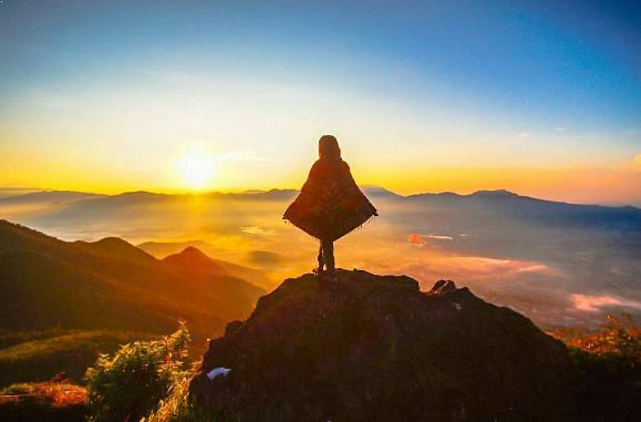 6 Rekomendasi Tempat Wisata Malam Hari Paling Seru di Daerah Garut, Sudah Pernah Kesini? 4 6 Rekomendasi Tempat Wisata Malam Hari Paling Seru di Daerah Garut, Sudah Pernah Kesini? 3