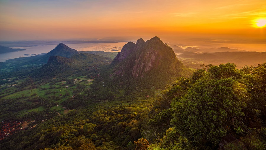 6 Daftar Pilihan Destinasi Wisata Malam Hari Daerah Purwakarta Ini Wajib Untuk Dikunjungi 3 6 Daftar Pilihan Destinasi Wisata Malam Hari Daerah Purwakarta Ini Wajib Untuk Dikunjungi 2