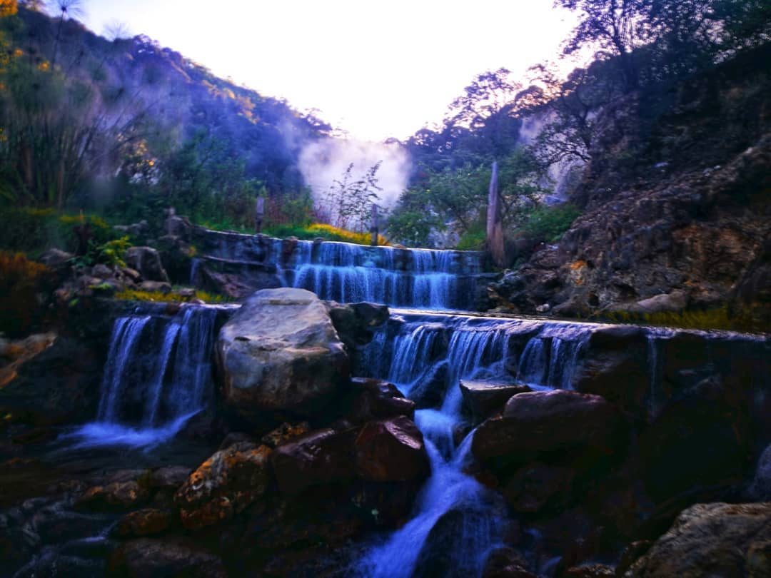 Nikmati Sensasi Berendam Air Hangat di Kawah Rengganis, Bisa Bikin Badan Rileks 2