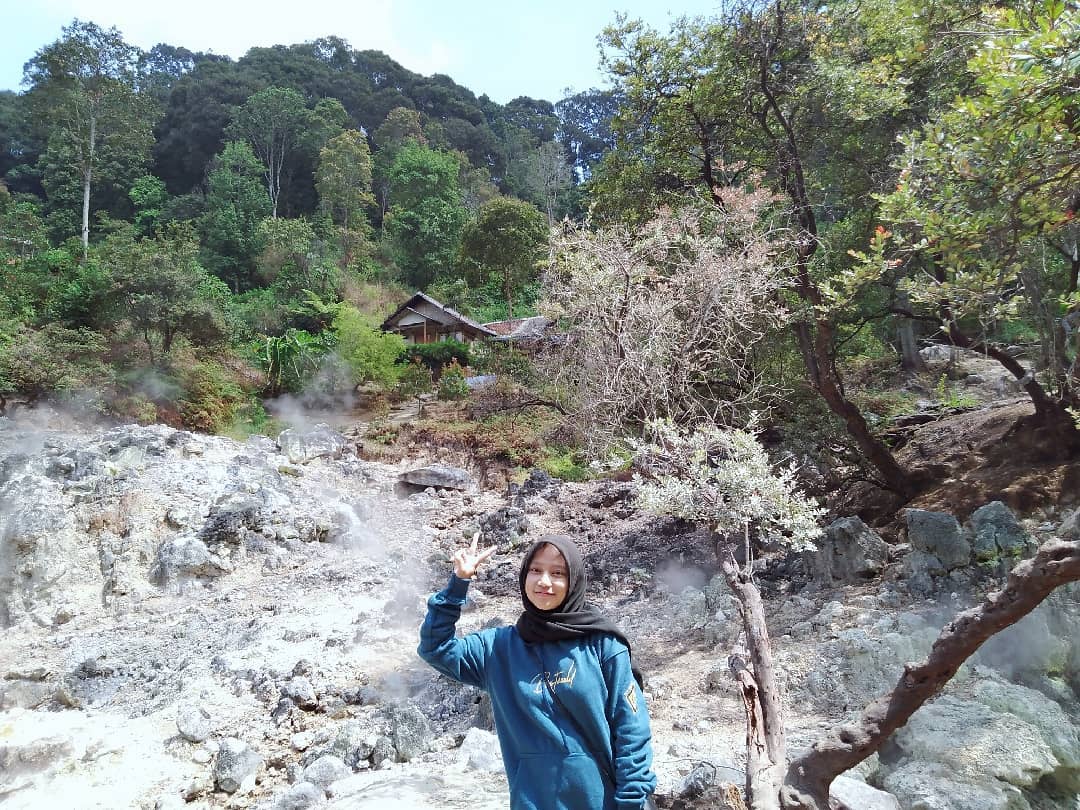 Nikmati Sensasi Berendam Air Hangat di Kawah Rengganis, Bisa Bikin Badan Rileks 3
